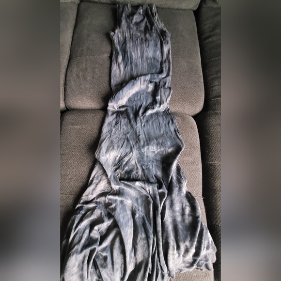 The people of the labyrinths soft velvet full length dress in size small. - Picture 2 of 7